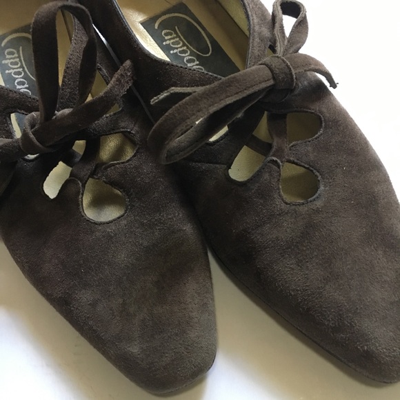 • adorable vintage pappagallo tie front shoes • - Picture 2 of 7